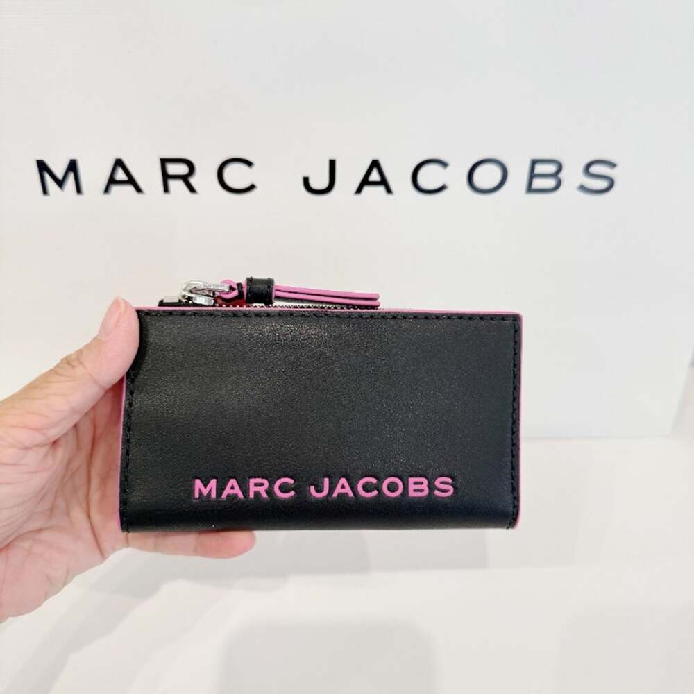New‼️Marc Jacobs Slim Wallet 4R6SMP003S01 Black/Pink $168